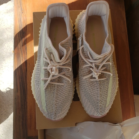 ****SOLD****Yeezy boost 350 Citrin - Picture 4 of 8